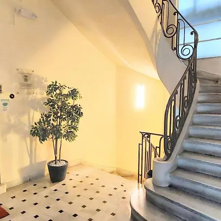 Grand In The Temple Of Zeus Apartment