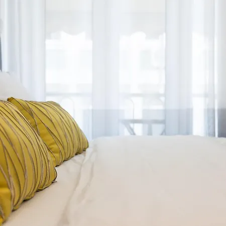 Apartment Paradise+ With Jacuzzi In The Heart Of Athens! *
