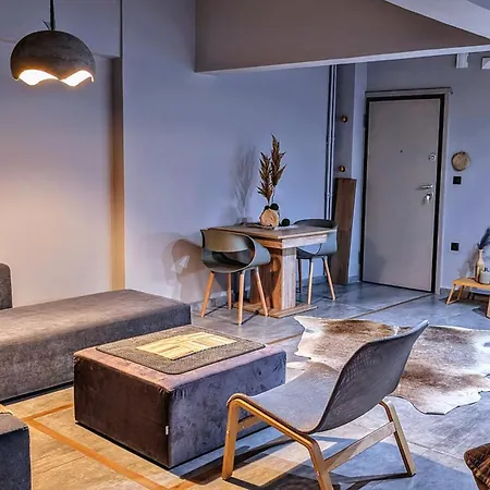 Tatami Zen Apartment