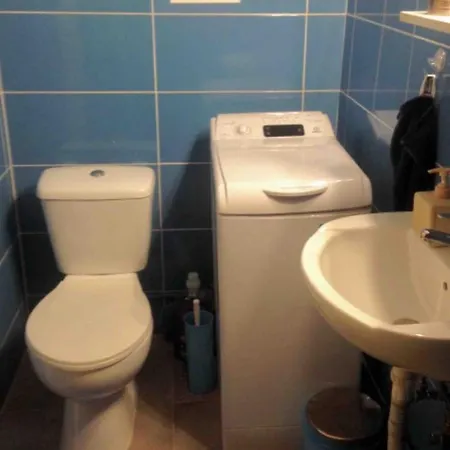 Budget Flat , 10 Min From Victoria Square Apartment Athens