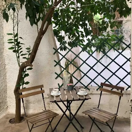 Budget Flat , 10 Min From Victoria Square Athens