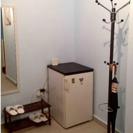 Budget Flat , 10 Min From Victoria Square Apartment