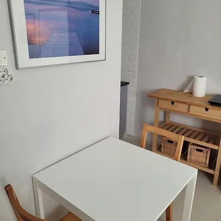 Quiet In Family House Apartment *
