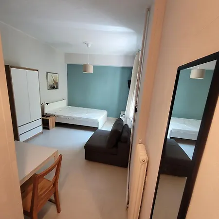 Quiet In Family House Apartment Athens