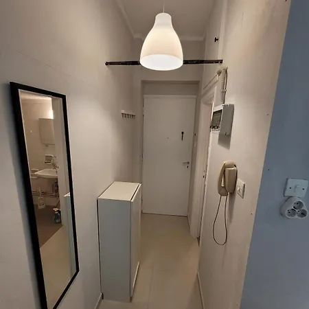 Quiet In Family House *