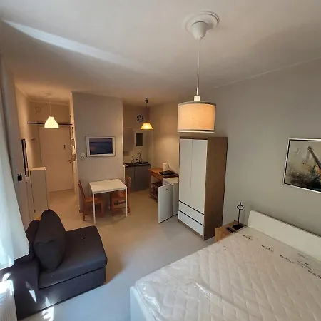 Quiet In Family House Apartment
