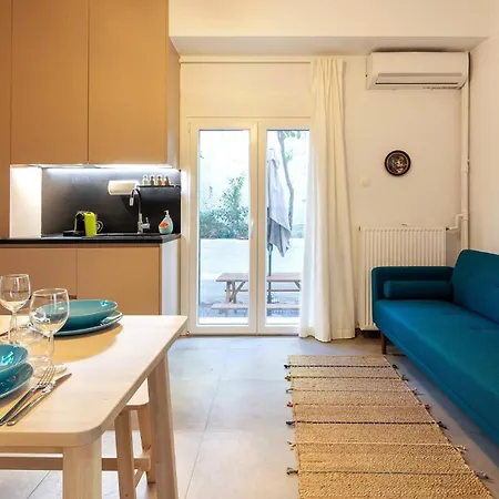 2 Bedroom With Secret Garden In The Heart Of Apartment