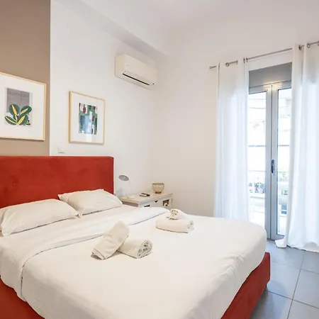Renovated 5 Bdr House Near Acropolis - New Beds, Terrace & Yard Atene