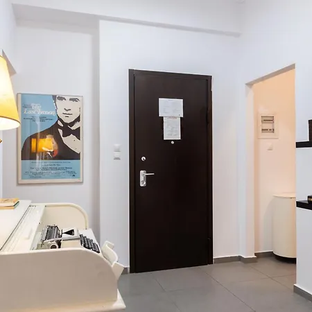 Renovated 5 Bdr House Near Acropolis - New Beds, Terrace & Yard Casa vacanze