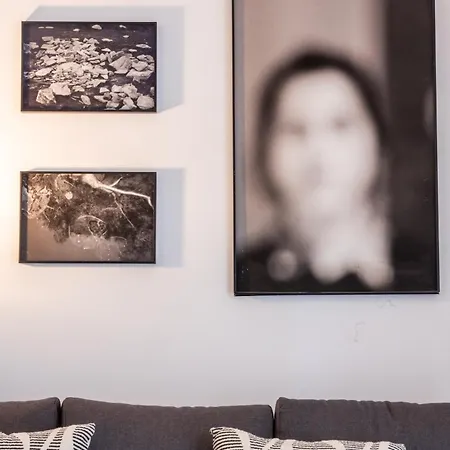 Renovated 5 Bdr House Near Acropolis - New Beds, Terrace & Yard Atene