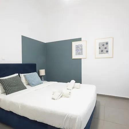Casa vacanze Renovated 5 Bdr House Near Acropolis - New Beds, Terrace & Yard Atene