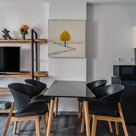 Hideaway Near Ermou Street Perfect For Groups And Families