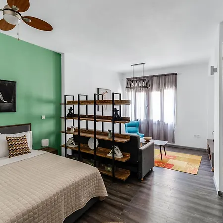 Hideaway Near Ermou Street Perfect For Groups And Families Athens