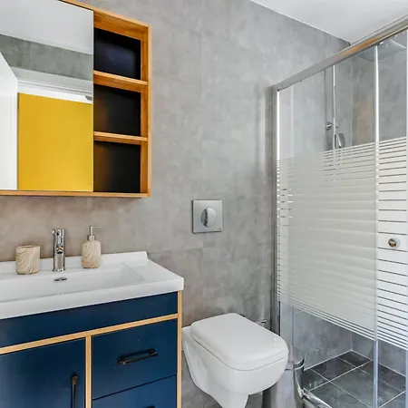 Hideaway Near Ermou Street Perfect For Groups And Families Apartment Athens