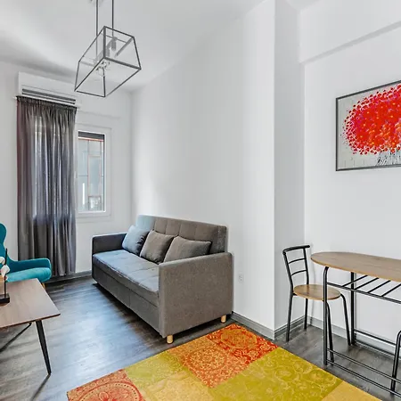 Hideaway Near Ermou Street Perfect For Groups And Families Apartment