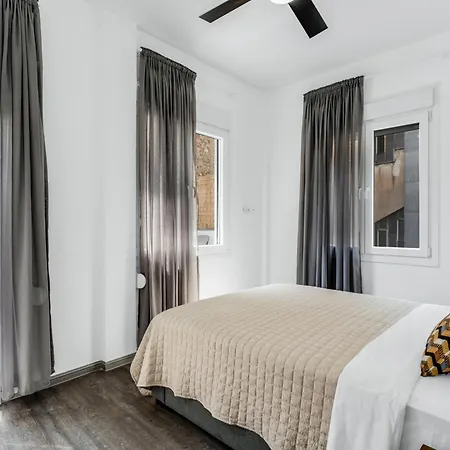 Apartment Hideaway Near Ermou Street Perfect For Groups And Families