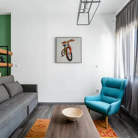 Hideaway Near Ermou Street Perfect For Groups And Families Apartment Athens