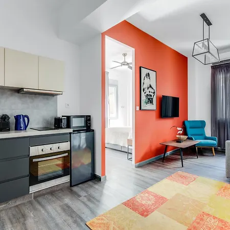 Hideaway Near Ermou Street Perfect For Groups And Families Apartment
