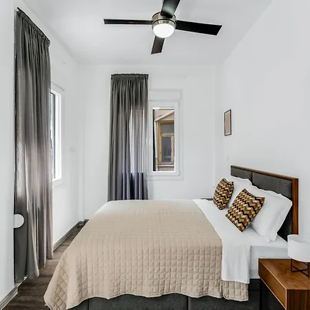 Hideaway Near Ermou Street Perfect For Groups And Families *