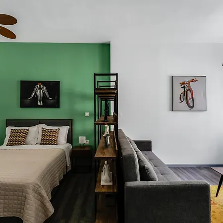 Hideaway Near Ermou Street Perfect For Groups And Families