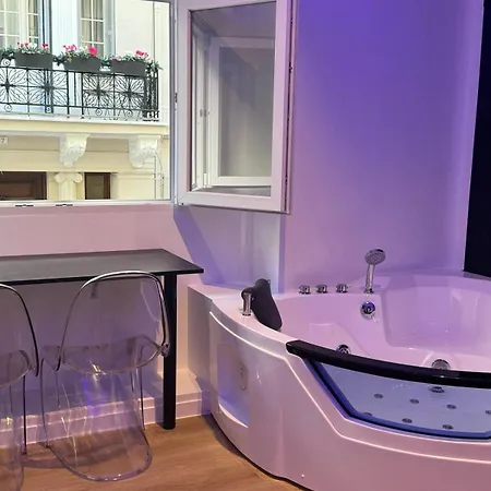Luxe Haven Jacuzzi Apartment Athens