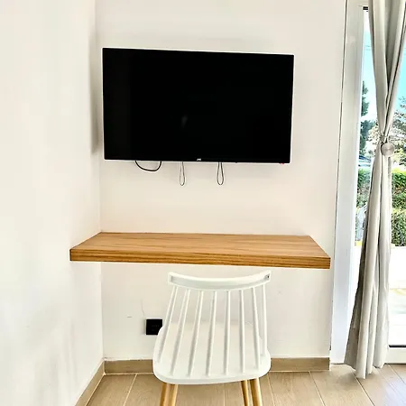Apartment Sunny Escape In Glyfada 2 Bd *