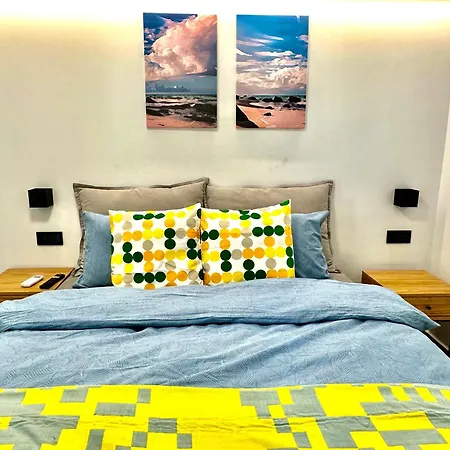 Sunny Escape In Glyfada 2 Bd *