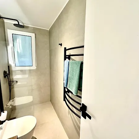 Sunny Escape In Glyfada 2 Bd *