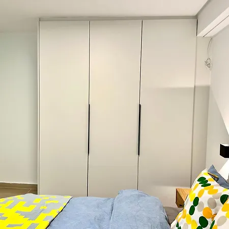 Sunny Escape In Glyfada 2 Bd
