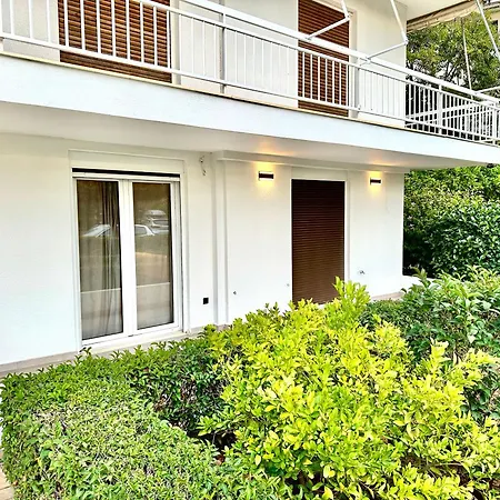 Sunny Escape In Glyfada 2 Bd Apartment Athens