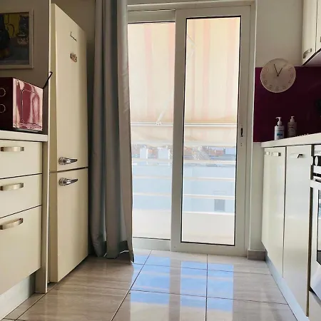 Apartment Gym Neighbor! 2bds 2baths 98sqm 300m To