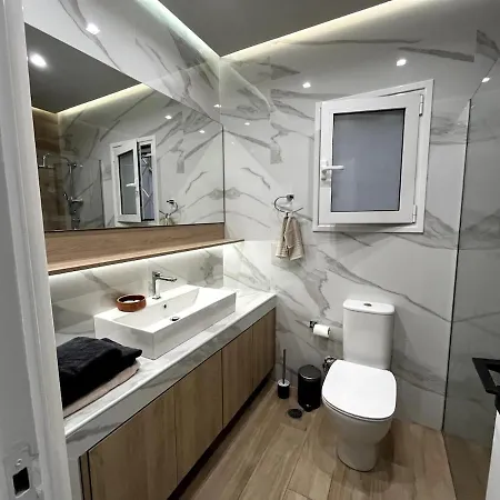 Lovely, Brand New, , Modern Appt - Axelle Place Apartment Athens