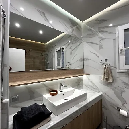 Lovely, Brand New, , Modern Appt - Axelle Place *
