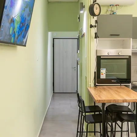 Apartment 100 Steps Metro Kato Patisia Cozy In *