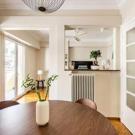 Apartment Modern W Balcony Near Kolonaki