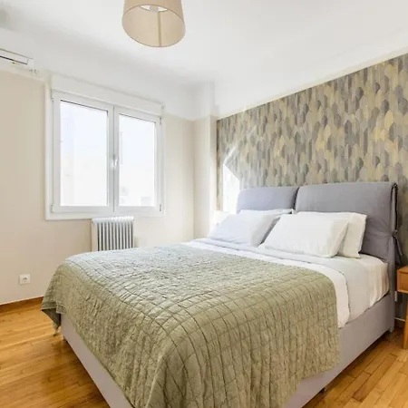 Apartment Modern W Balcony Near Kolonaki *
