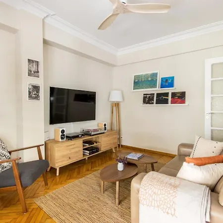 Apartment Modern W Balcony Near Kolonaki *