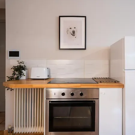 Apartment Bright, Cosy Close To Glyfada & Center Athens
