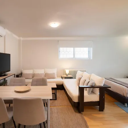 Apartment Bright, Cosy Close To Glyfada & Center Athens