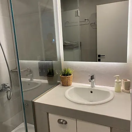 Bright, Cosy Close To Glyfada & Center Apartment