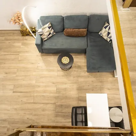 Loft 61 Charming Renovated With A Loft! Apartment *