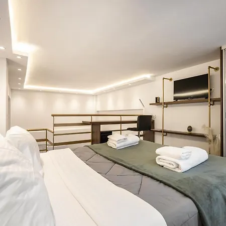 Loft 61 Charming Renovated With A Loft! * Athens