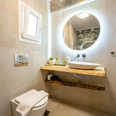 Apartment Loft 61 Charming Renovated With A Loft! Athens
