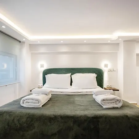 Loft 61 Charming Renovated With A Loft! * Athens