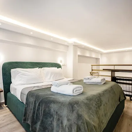 Loft 61 Charming Renovated With A Loft! Athens
