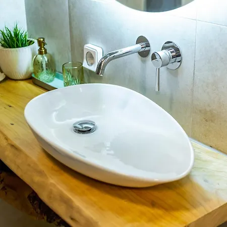 Loft 61 Charming Renovated With A Loft! * Athens