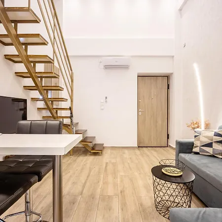 Loft 61 Charming Renovated With A Loft! Apartment *