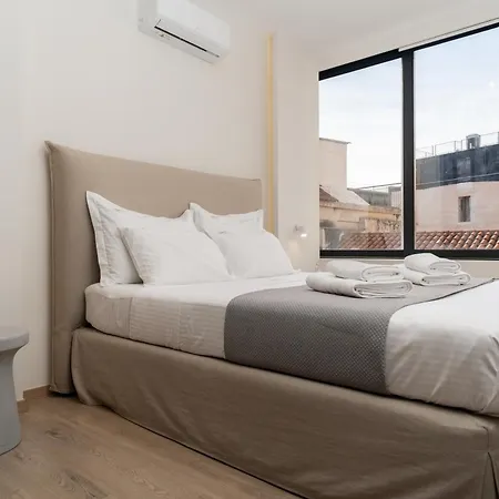 Bright & Stylish Flat On Ermou אתונה