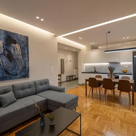 Vibrant Pagrati 2-bd Retreat With Elegant-modern Style Apartment *