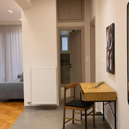 Vibrant Pagrati 2-bd Retreat With Elegant-modern Style Apartment